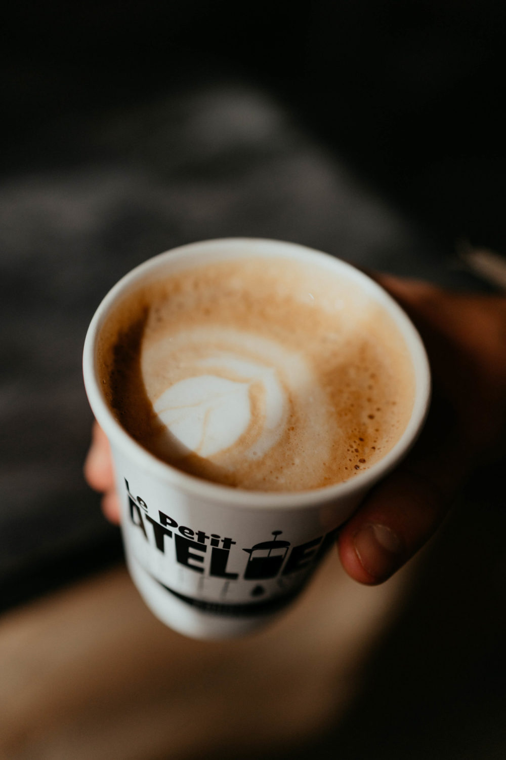 seance-photo-au-petit-atelier-coffee-shop-tours-ulrike-photographe