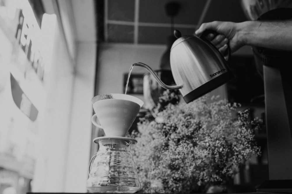 seance-photo-au-petit-atelier-coffee-shop-tours-ulrike-photographe